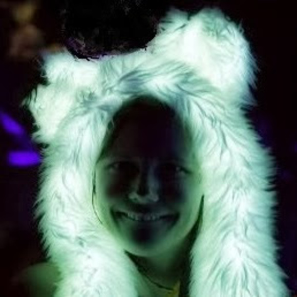 Meet your Posher, Genene - Picture 1 of 1